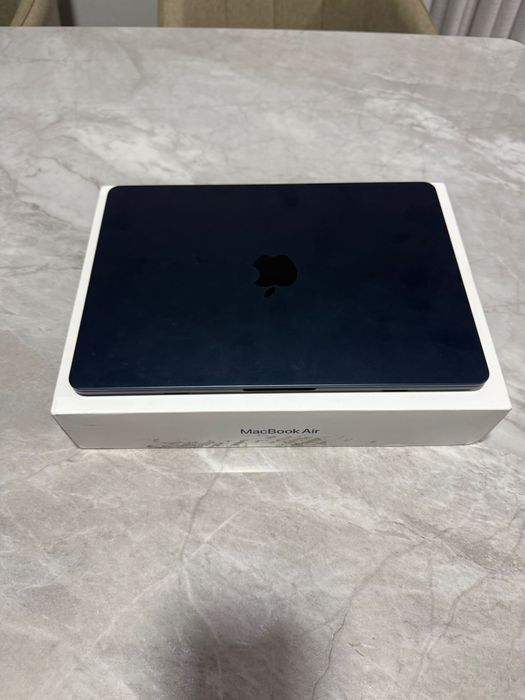 MacBook Air M2 245gb