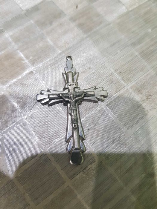 Крест                      металлический.