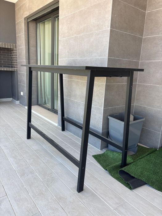 Mesa de reuniões IKEA