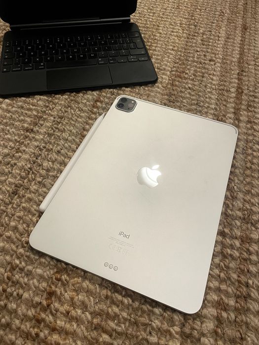 iPad Pro 11" (3. gen) 2021, 128GB, Srebrny, Magic Keyboard, Pencil 2