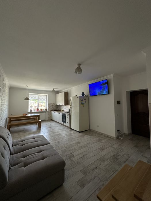 Продаж 4-ох кім.кв, 140 м.кв , м.Винники (військовий госпіталь)