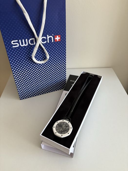 Ap X Swatch - Ocho Negro