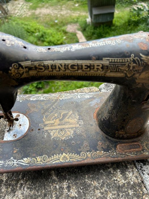 Maquina de costura Singer antiga