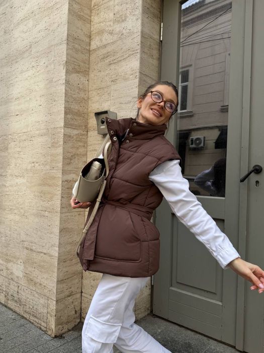 Жилетка з поясом в кольорах