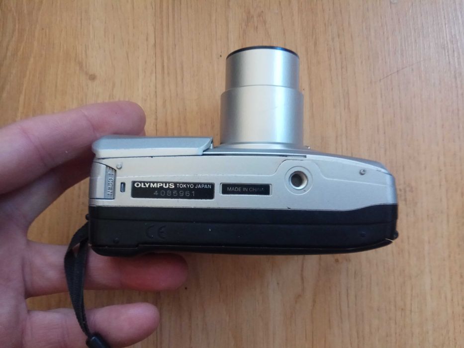 Якісний плівковий фотоапарат  Olympus Superzoom 80G (38-80mm) справний
