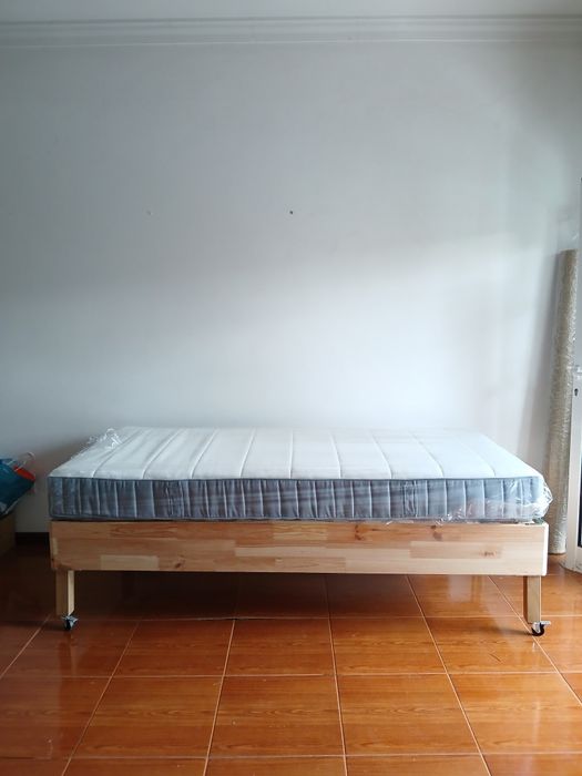 Vendo Cama Solteiro Sommier + Colchão 90x200