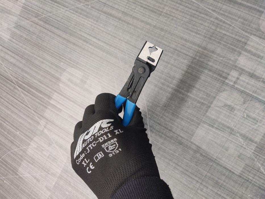 Щипцы для ленточных хомутов шлангов патрубков тип CLICK GEKO G01658