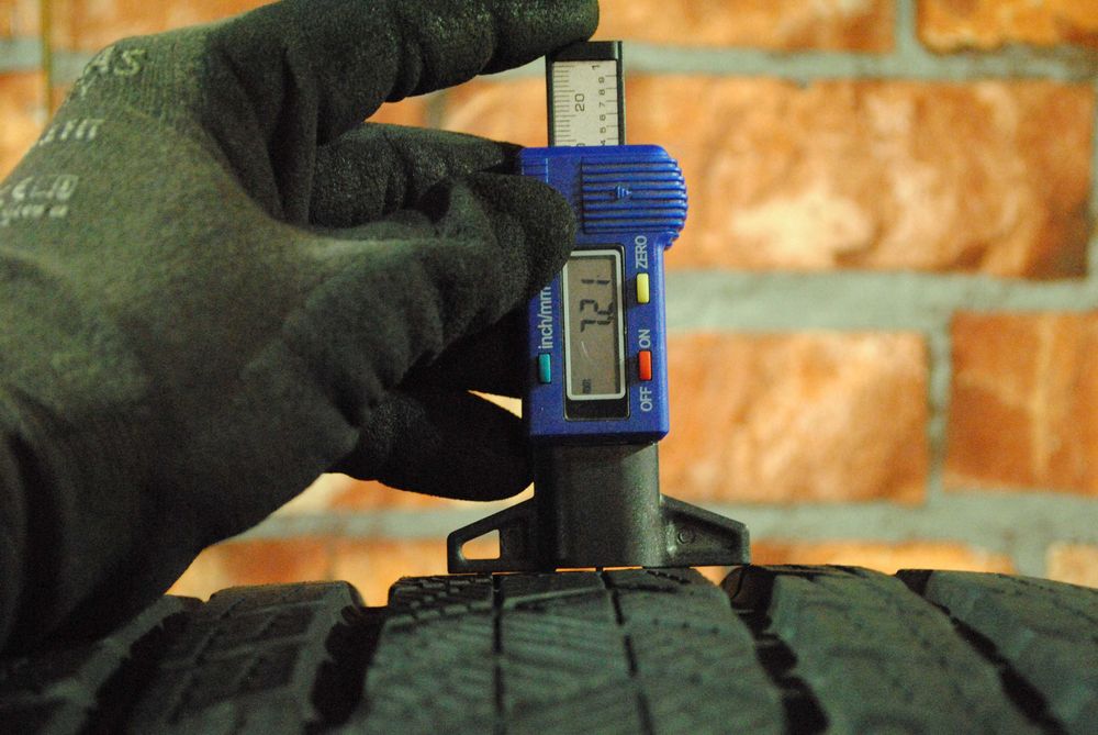 Pirelli 275/40-305/35 R21 Різно широкі