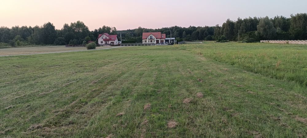 Działki na sprzedaż z warunkami zabudowy.