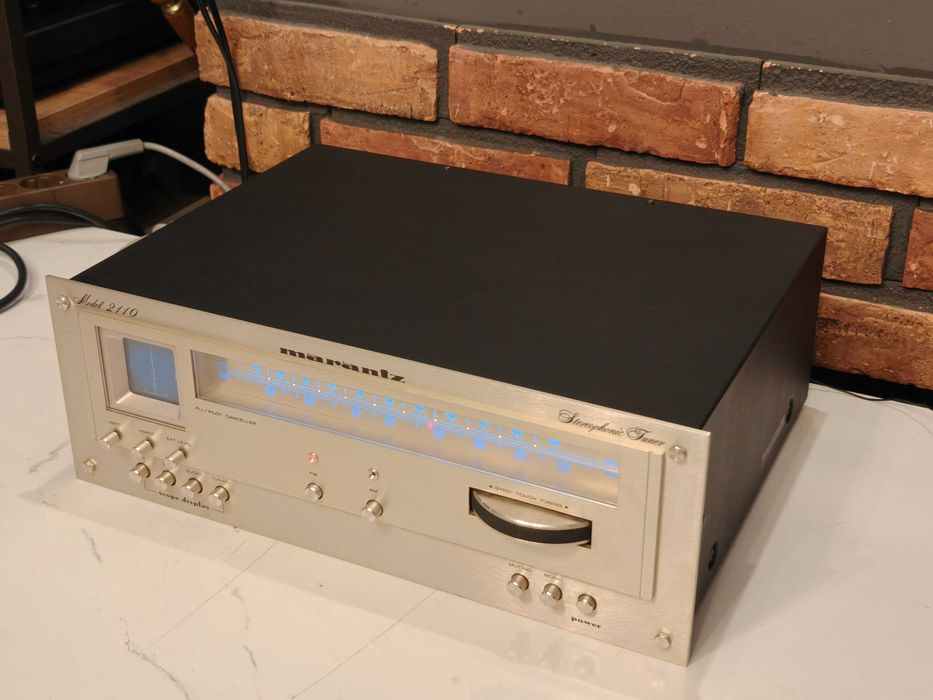 MARANTZ 2110 ! Kultowy tuner ! Stroi , gra / do naprawy