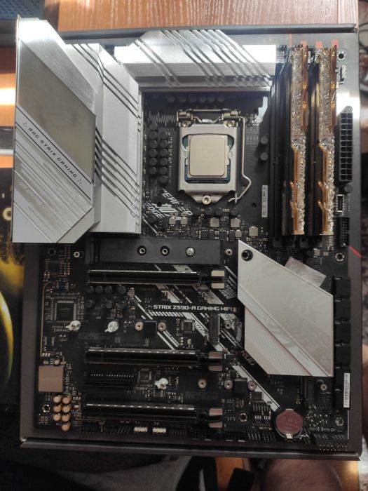 ASUS RogStrix z590, intel 1170K, G.Skill Royal TridentZ Royal