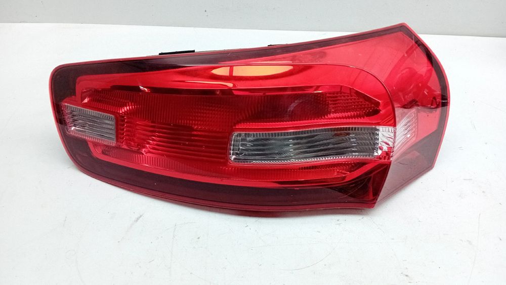 Farolim da mala direito CITROËN C4 Picasso II