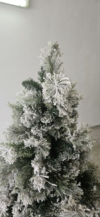 Árvore de Natal efeito neve da Tattoon
