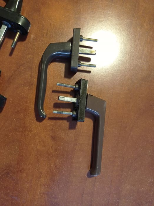 Klamki aluminiowe do okien