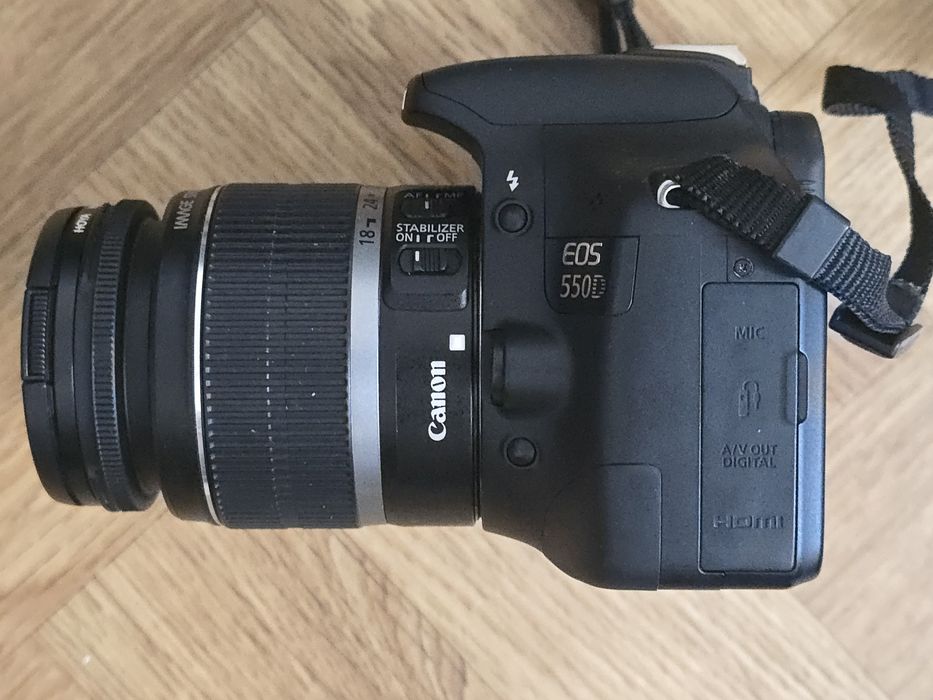 Canon EOS 550D EF-S 15 18-55 IS Kit