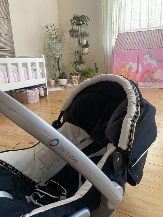 Продам дитяче автокрісло