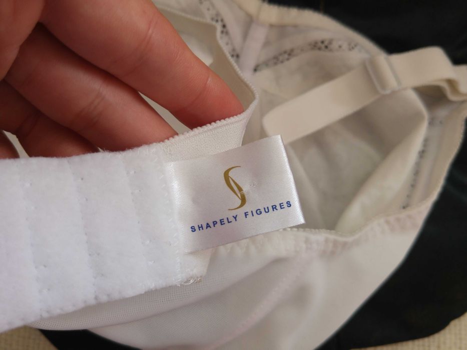 Biustonosz koronkowy biały