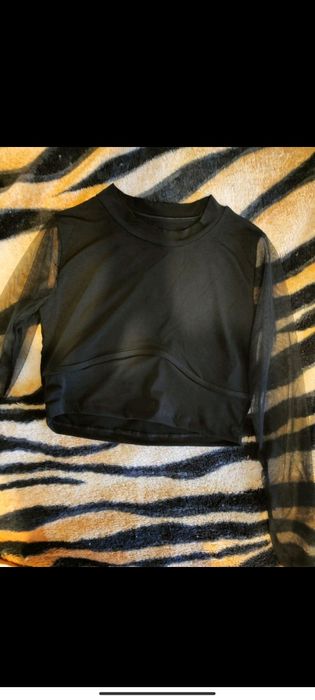 Bluzka czarna z tiulowymi rękawami Shein