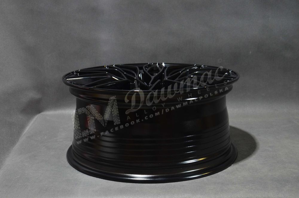 Felgi aluminiowe DM05 Flow Forming 18" 8J ET30 5x112 Black