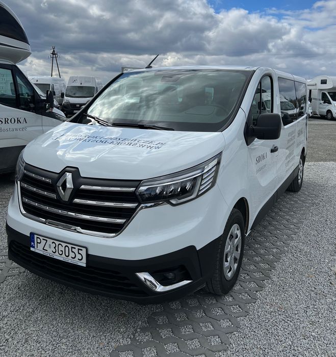 Wynajem busa osobowego Renault Trafic 9os. Hak