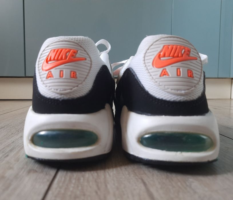 Кросівки бренду NIKE AIR