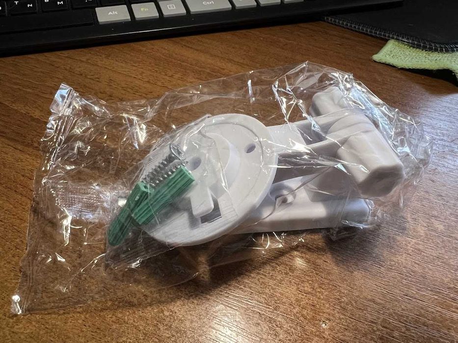 Настінний кронштейн для камери