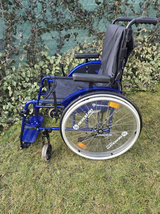 Aktywny adaptacyjny lekki wózek inwalidzki BEROLLKA  siedzisko 50 cm
