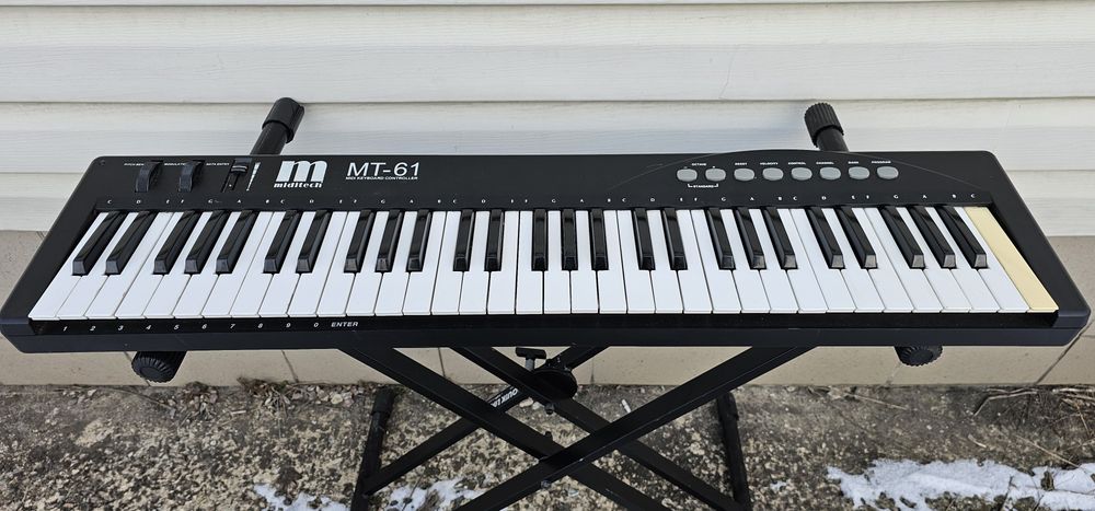Midi клавіатура Roland РС300, 200/Miditech MT-61 .,б/у з Німеччини