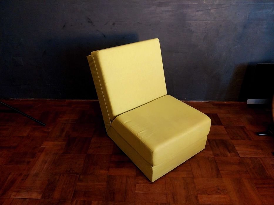 Duas Cadeiras Sofá Poltronas Cama desdobráveis!
