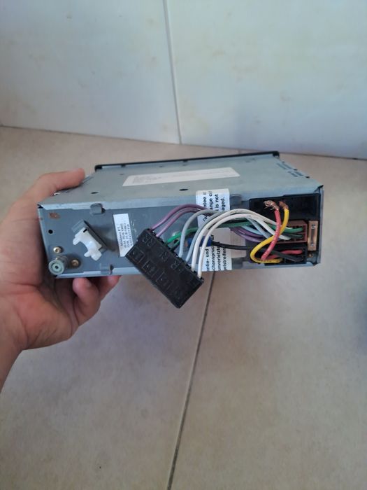 Autorádio Grundig + 2 colunas