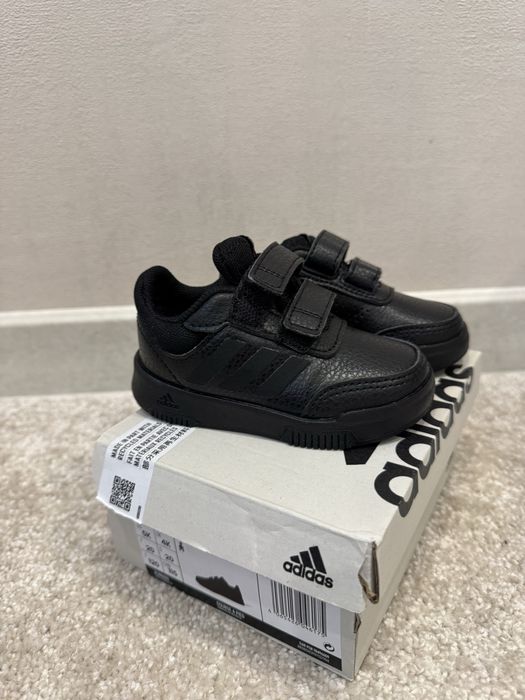 Дитячі кросівки adidas