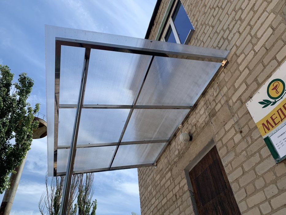 Навіс козирок. Навес козырек