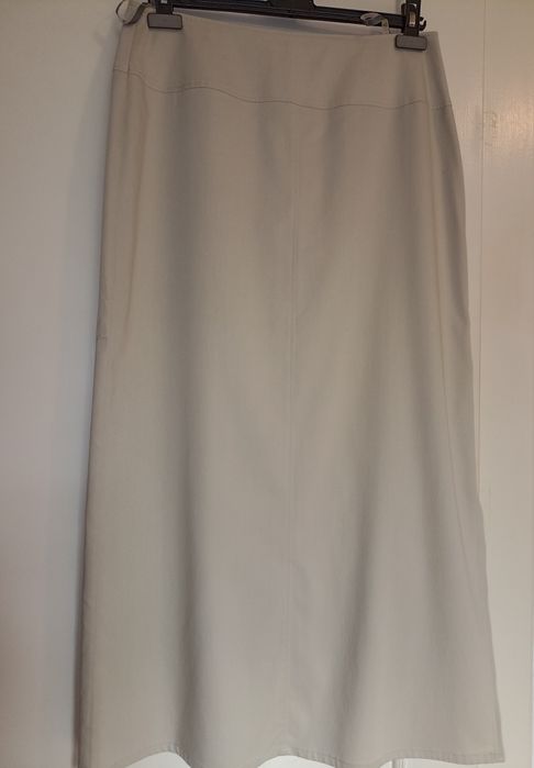Spódnica prosta, 3/4 , (L/40) z rozcięciem  z boku