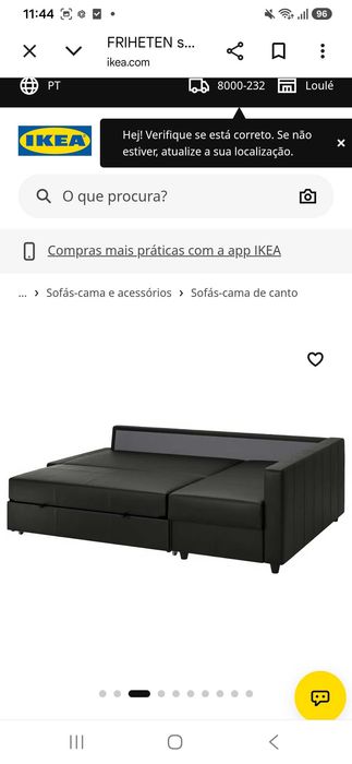 Sofa em L preto  tem 3 almofadas