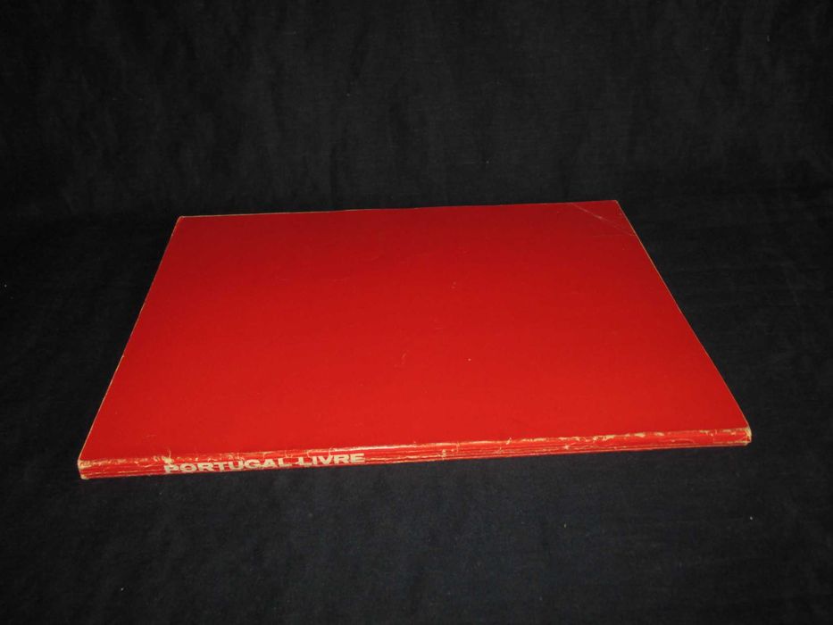 Livro Portugal Livre Revolução das flores 1974 O Século