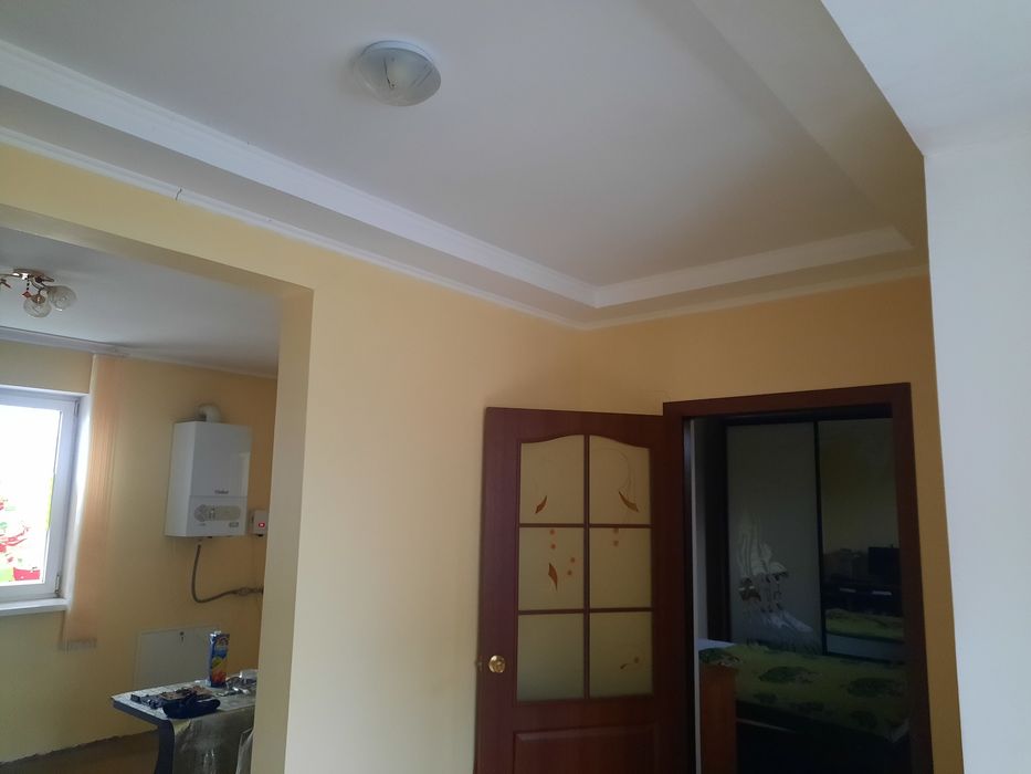 Продам два дома.