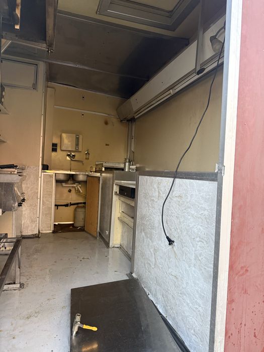 Samochód gastronomiczny Food Truck KURCZAK ROŻNO