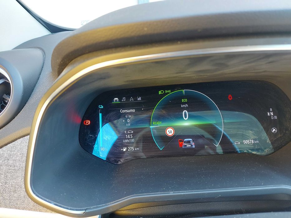 carro renault zoe de 2020 com 51000km