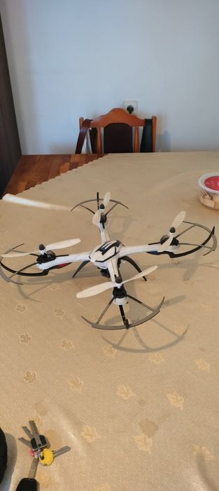 Dron Tarantula X6
