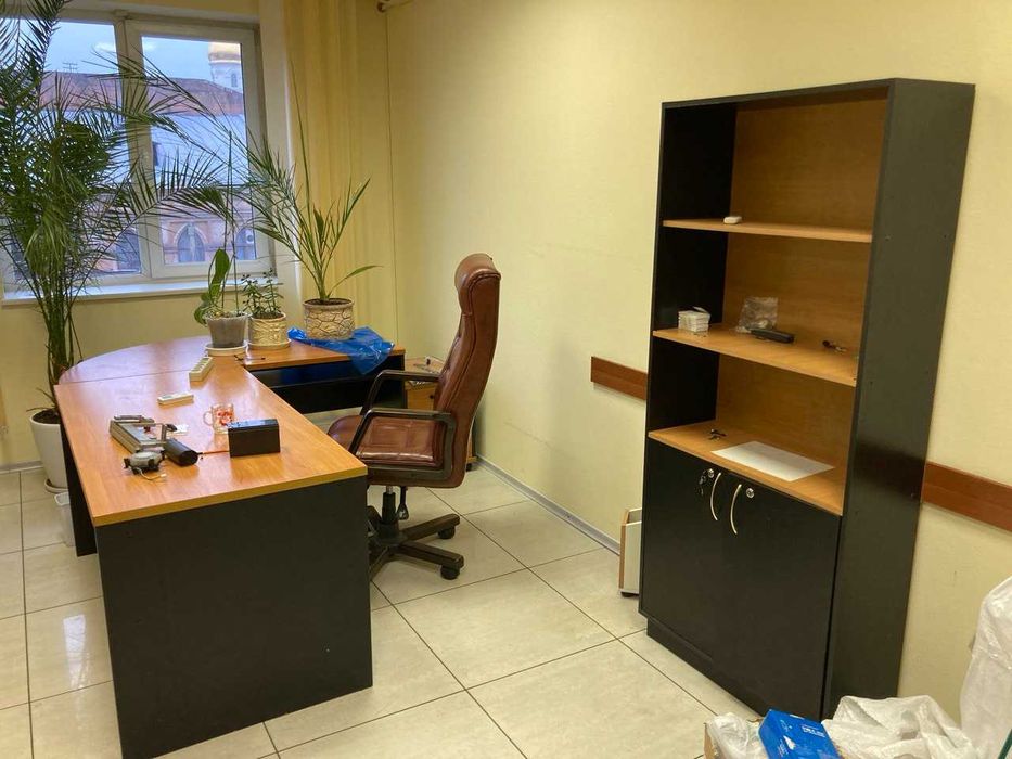 письмовий стол, стільці, крісла