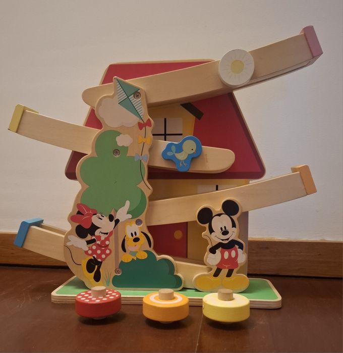 Brinquedo para criança em madeira