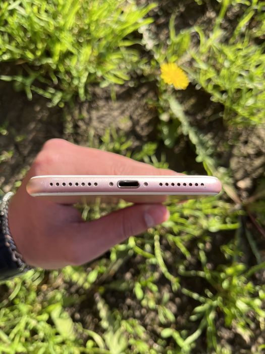 Продам iPhone 7 Plus