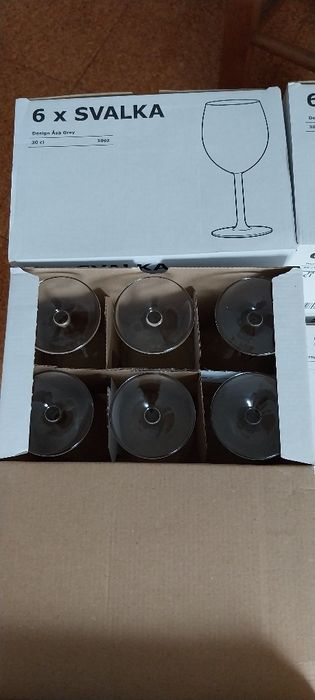 Copos de vidro. 6 caixas. Novos. 45 €