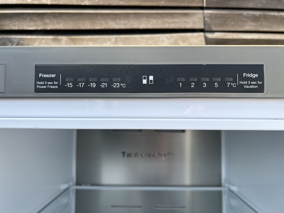 Холодильник Samsung RB37J5009SA 2М