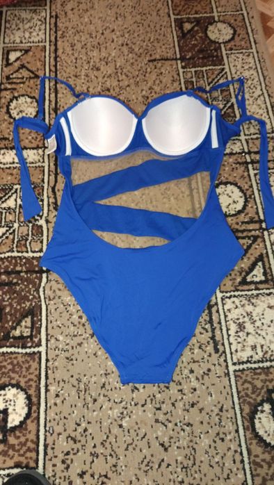 Купальник жіночій. Суцільний.