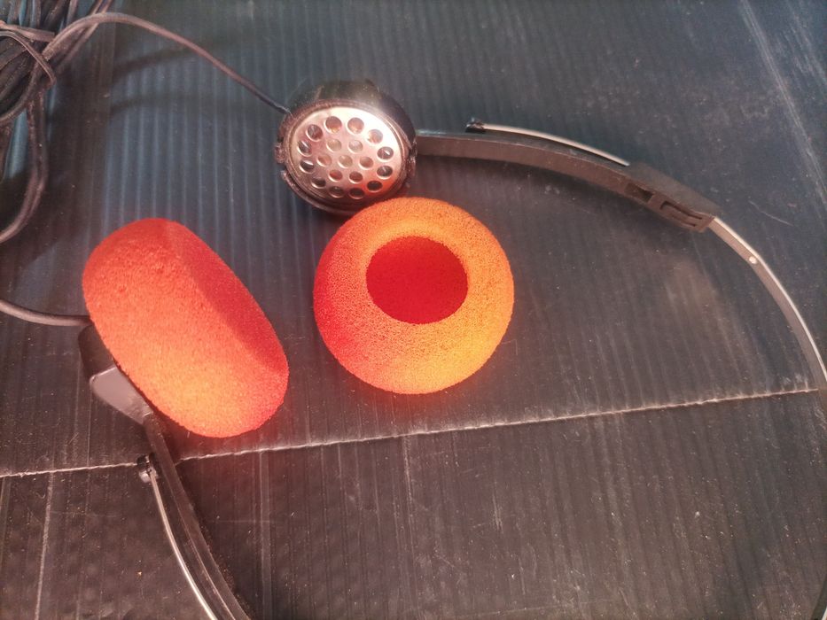 Vintage Headphones64729953060867122