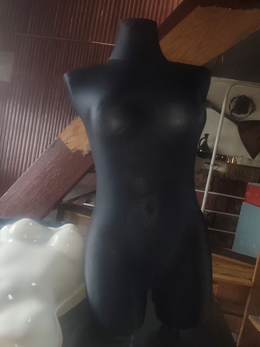 Манекен выставочные  подвесные