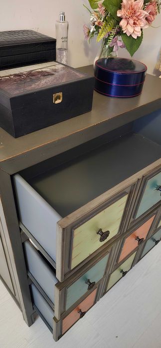 Cómoda multifunções e decorativa