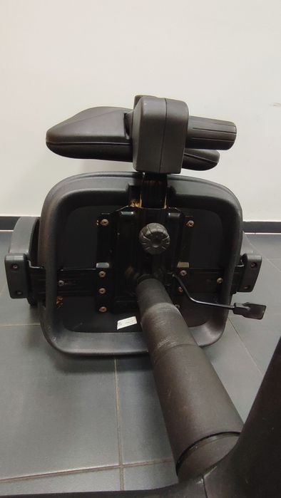 Fotel do biurka krzesło biurkowe obrotowe firmy Nowy Styl