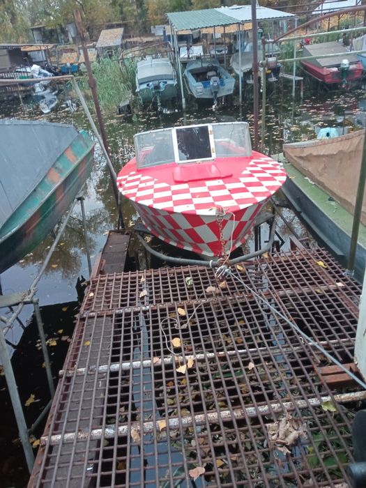 Моторная лодка Прогресс 2